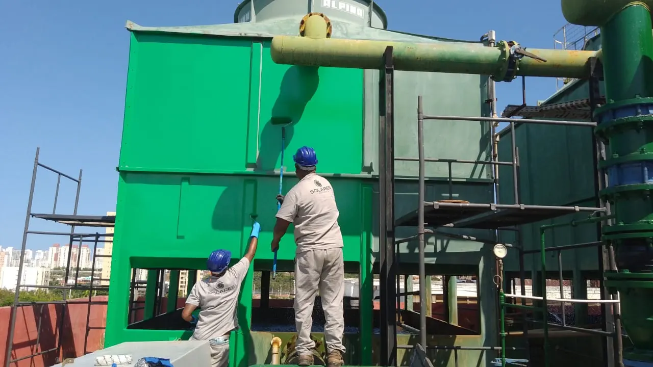 Manutenção em torre de resfriamento